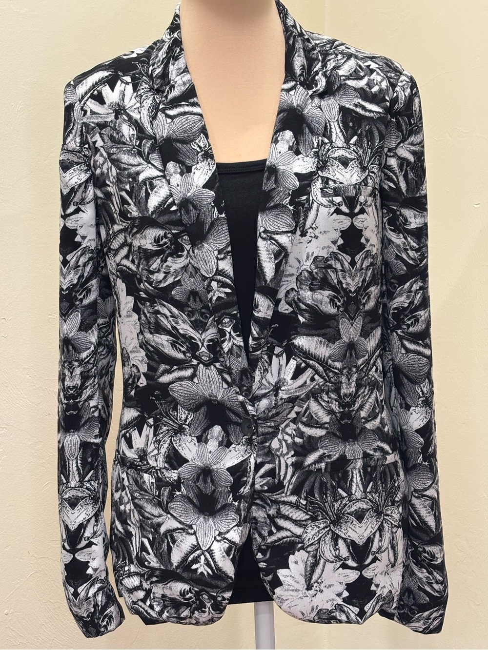 silence + noise Black & White Floral Blazer Jacket, Size S